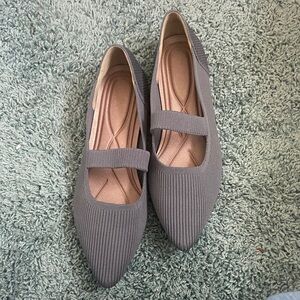 Elegant Gray Women's Flats